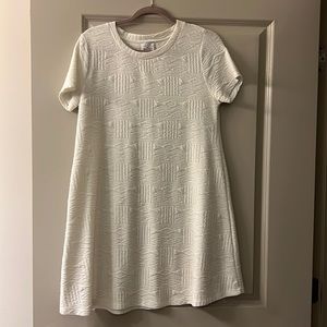 White Short Sleeve T shirt Dress